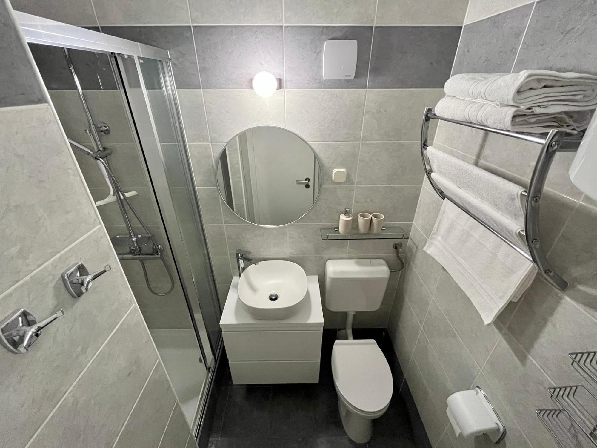Apartment Ena - Lavica Podstrana Kültér fotó